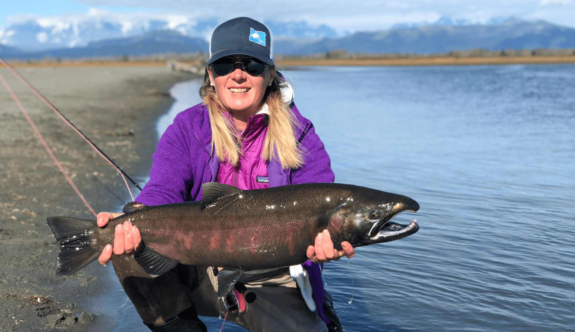 In Alaska sind Fischzuchten verboten und es gelten geregelte Fangzeiten. Dadurch schafft es der Staat die Biodiversität im Meer zu erhalten.