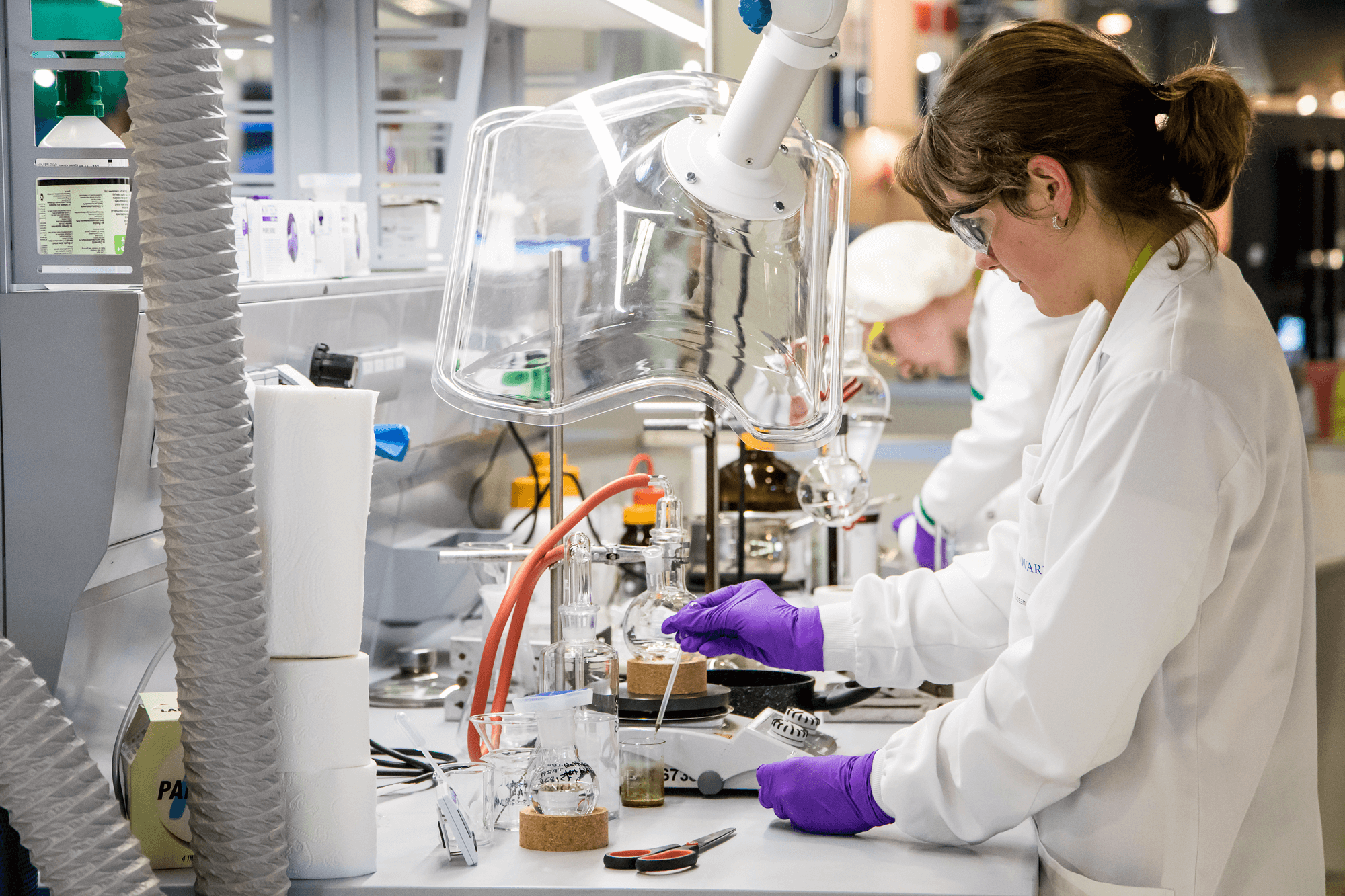 Katharina Rübsamen hat mit ihrer Labortechnik-Lehre bei der Novartis/Sandoz GmbH den Grundstein für eine erfolgreiche berufliche Karriere gelegt.