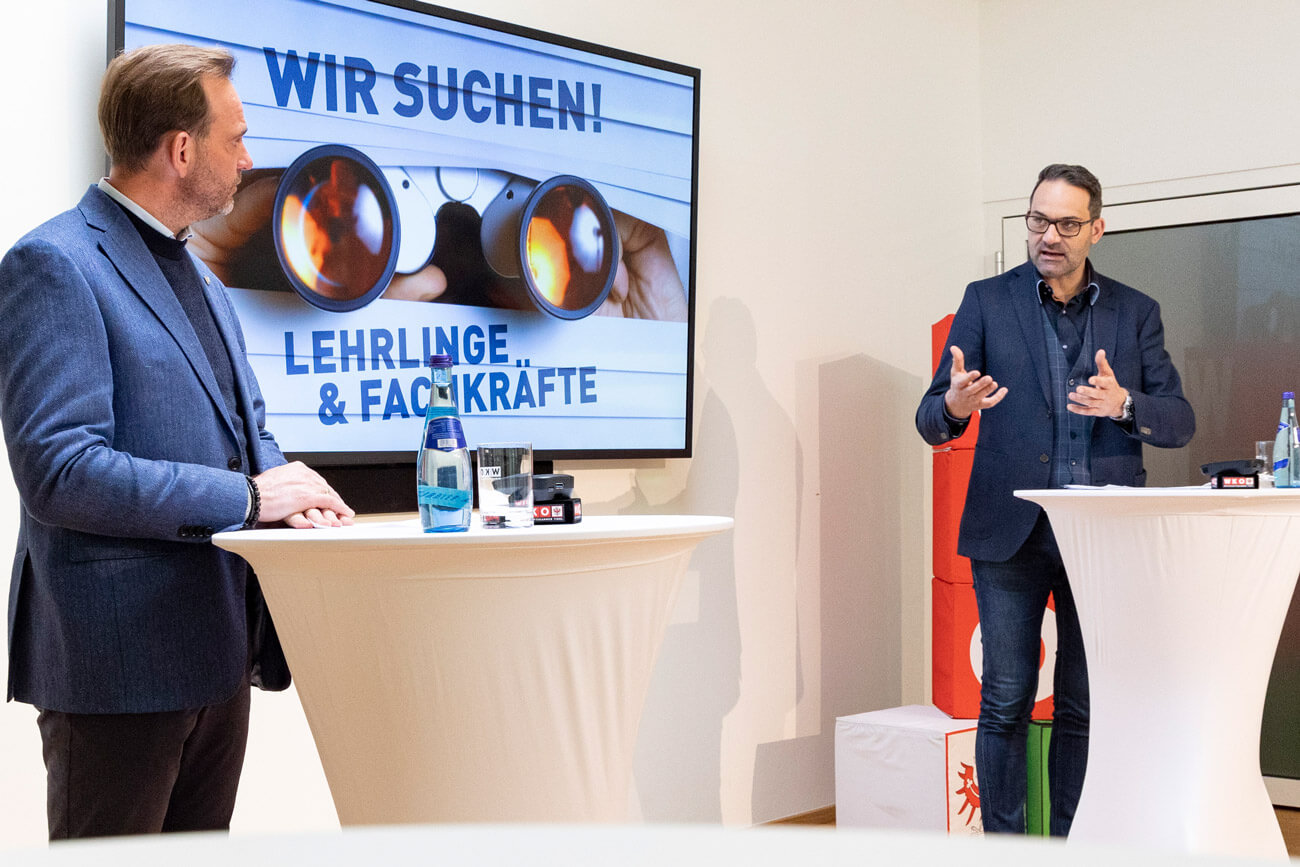 WK-Präsident Christoph Walser und WK-Lehrlingskoordinator David Narr (l.) setzen sich im Zuge der Pressekonferenz gemeinsam für ein besseres Image der Lehre ein.
