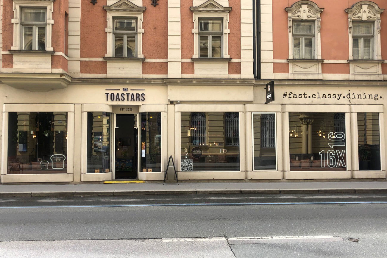 Anfang März öffnete „The Toastars“ in der Innsbrucker Maximilianstraße seine Türen und bot Take Away-Service an. Mittlerweile kann auch vor Ort konsumiert werden.