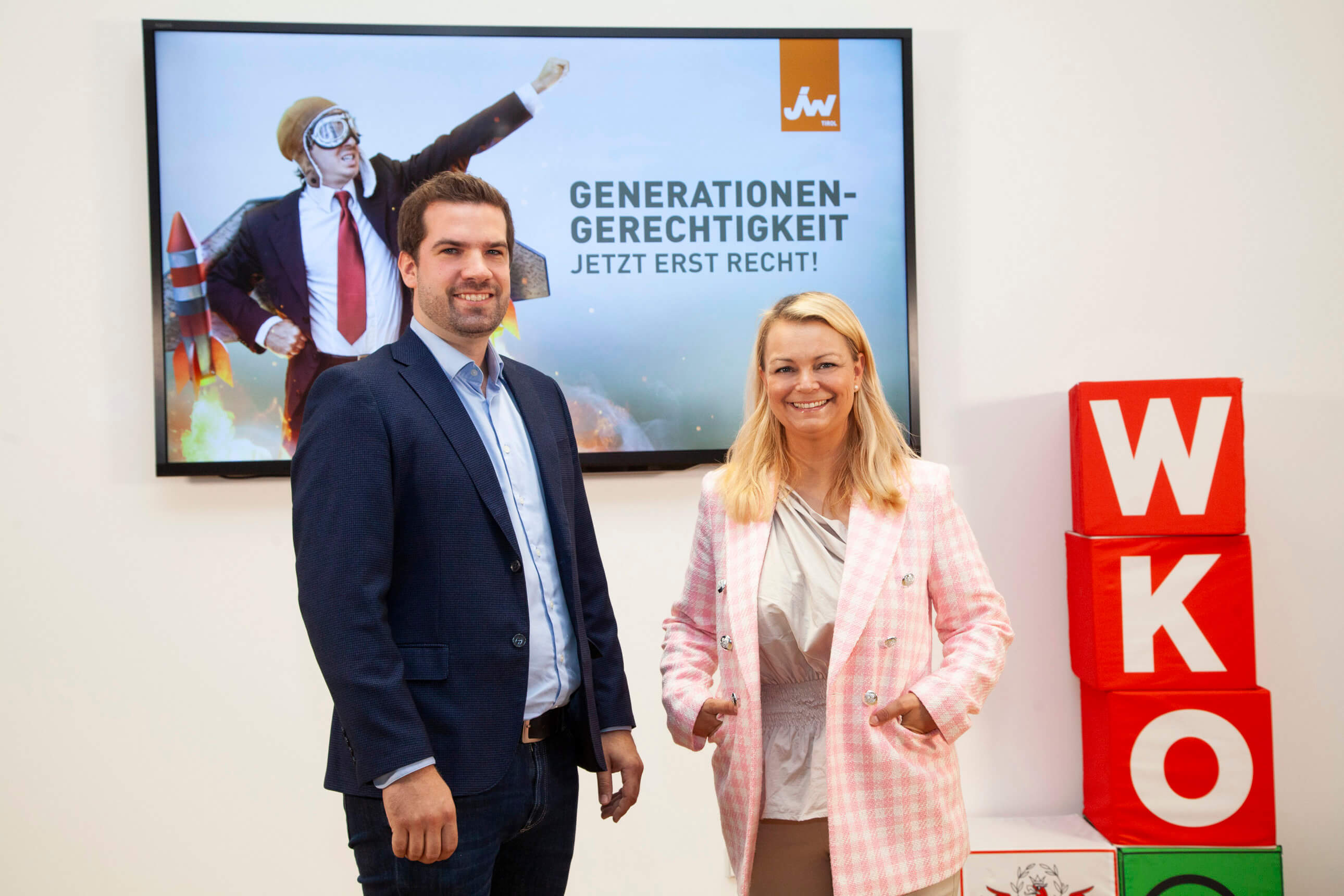 Christiane Holzinger, Bundesvorsitzende der Jungen Wirtschaft Österreich und Dominik Jenewein, Landesvorsitzender der Jungen Wirtschaft Tirol über den Neustart der Tiroler Jungunternehmer.