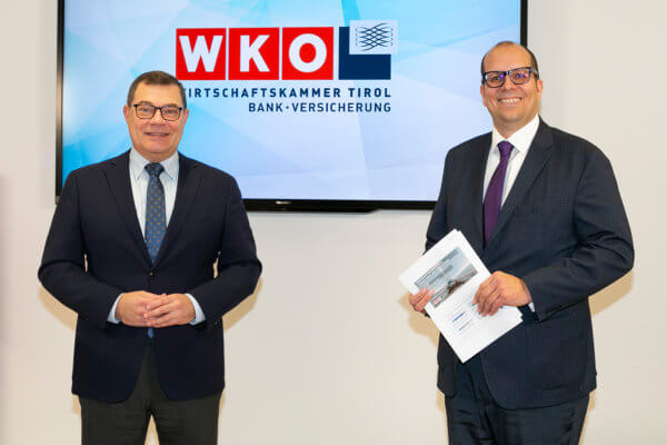 Präsentierten die aktuelle Tiroler Bankenstudie: Hans Unterdorfer, Obmann der Sparte Bank & Versicherung in der WK Tirol, und Marktforscher Alexander Zeh von Ipsos Austria (v.l.)
