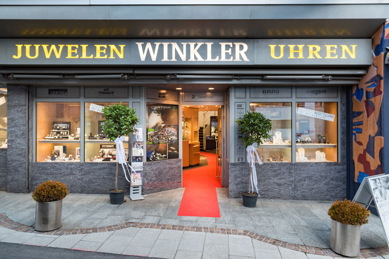 Das „Winkler Juwelen & Uhren“-Hauptgeschäft in der Maisengasse in Landeck präsentiert exklusive Schmuckstücke und präzise Zeitmesser.