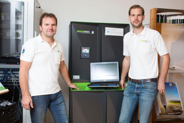 Martin (l.) und Daniel Kollnig - die Chefs und Masterminds der sun.e-solution GmbH.