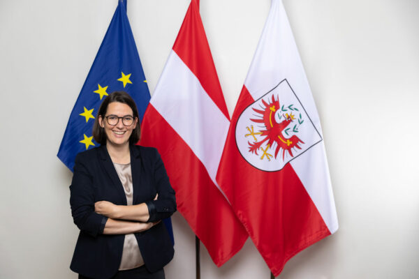 „Ich hab Europa im Kopf, aber Tirol im Herzen“, betont Barbara Thaler, die mittlerweile seit drei Jahren Mandatarin im EU-Parlament ist.