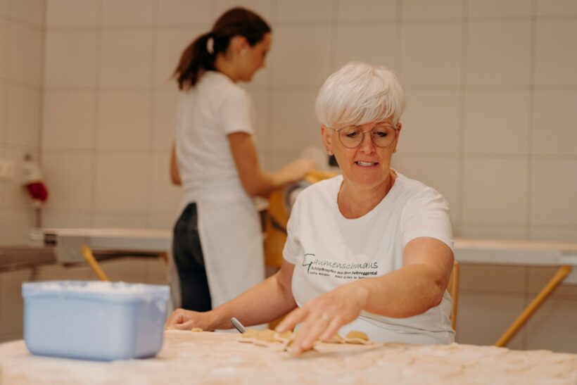 Lydia Nöckler hat mit der Gründung von "Gaumenschmaus Defreggental" ihre Leidenschaft fürs Kochen und Backen zum Beruf gemacht.